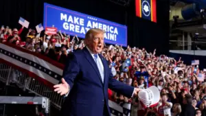 Diễn biến bầu cử Mỹ nóng lên khi Tổng thống Donald Trump vận động cử tri tại Mississippi, thúc đẩy sự ủng hộ dành cho đảng Cộng hòa.