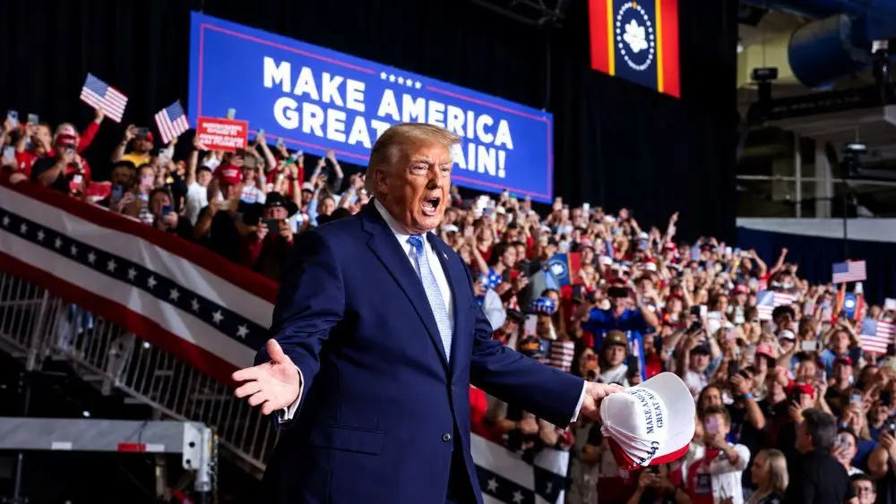 Diễn biến bầu cử Mỹ nóng lên khi Tổng thống Donald Trump vận động cử tri tại Mississippi, thúc đẩy sự ủng hộ dành cho đảng Cộng hòa.