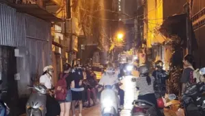 Thực trạng biến tướng dạy thêm, học thêm tràn lan gây áp lực cho học sinh, phụ huynh và bất cập trong quản lý giáo dục.