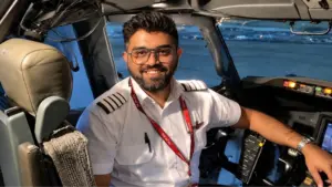 Cơ trưởng Flydubai Smit Machchhar kể lại cuộc vật lộn sinh tử với cơ phó và cú xoay quyết định giúp ngăn thảm họa hàng không.