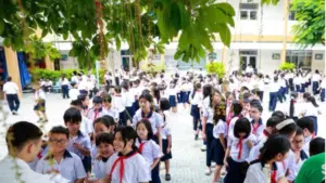 Cần quyết liệt giám sát 7 hành vi bị nghiêm cấm trong giáo dục nhằm bảo vệ môi trường học đường lành mạnh, an toàn cho học sinh.