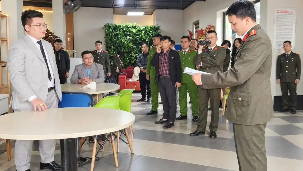 Hồ Quốc Thân, Tổng giám đốc Công ty Triệu nụ cười, chuẩn bị hầu tòa trong vụ án liên quan đến hoạt động kinh doanh đồng tiền QFS.