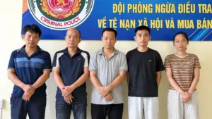 Hai người ở Hải Phòng bị khởi tố về tội rửa tiền sau khi sang Campuchia làm công việc chuyển tiền qua tài khoản ngân hàng.