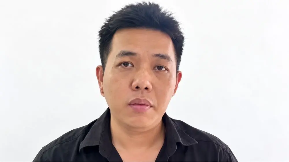 Kiều Quốc Nhã bị cáo buộc là mắt xích cung cấp ma túy đá cho nhóm của ca sĩ Long Nhật tại TPHCM.