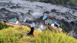 Lũ quét ở Nepal cuốn trôi 45 ngôi nhà, làm hư hại nhiều công trình dọc sông Budhi Gandaki. Lực lượng cứu hộ giải cứu 82 người.