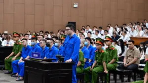 Phó Đức Nam khai về người đứng đầu đường dây lừa đảo chiếm đoạt hơn 1.500 tỷ đồng, hé lộ thêm tình tiết tại phiên tòa.