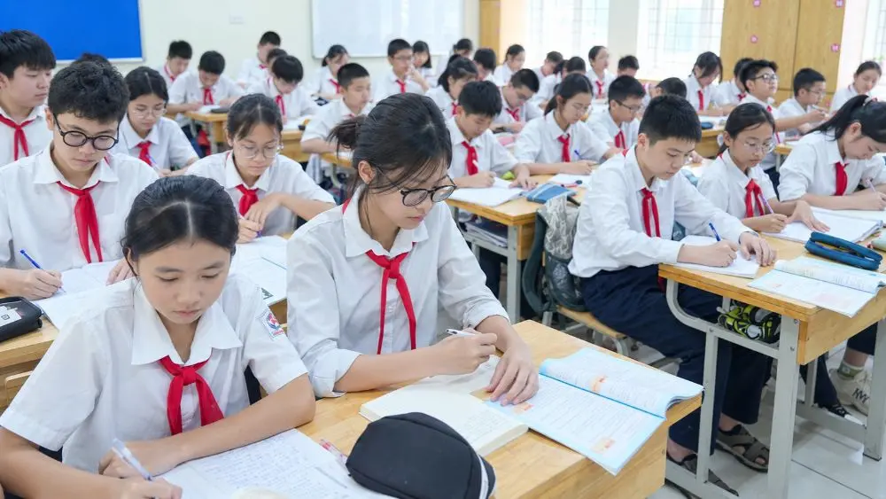 Quỹ phụ huynh thay đổi theo quy định mới, ban đại diện cha mẹ học sinh sẽ hoạt động ra sao? Tìm hiểu cách hỗ trợ học sinh đúng quy định.
