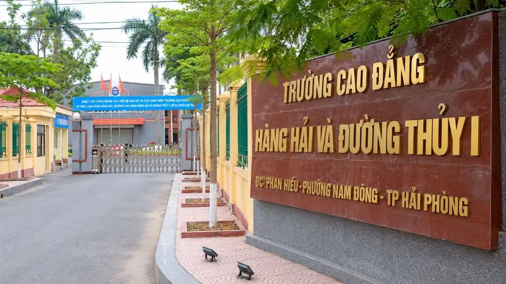 Công an Hải Phòng tạm giữ hình sự người bị xác định đánh nam sinh 16 tuổi tử vong sau vụ xô xát liên quan đến học sinh tại trường nghề.