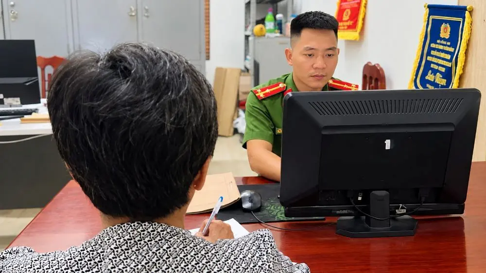 Vợ bán tài sản chung rồi dựng chuyện bị lừa đảo để che giấu chồng, sau đó bị Công an xã Hải Hưng xử phạt 3,5 triệu đồng.