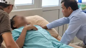 Vụ hai vợ chồng nhập viện sau 3 mũi tiêm: Cơ sở của ông Lê Văn Huấn bị xác định không có giấy phép hành nghề. Diễn biến vụ việc ra sao?