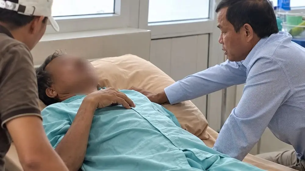 Vụ hai vợ chồng nhập viện sau 3 mũi tiêm: Cơ sở của ông Lê Văn Huấn bị xác định không có giấy phép hành nghề. Diễn biến vụ việc ra sao?